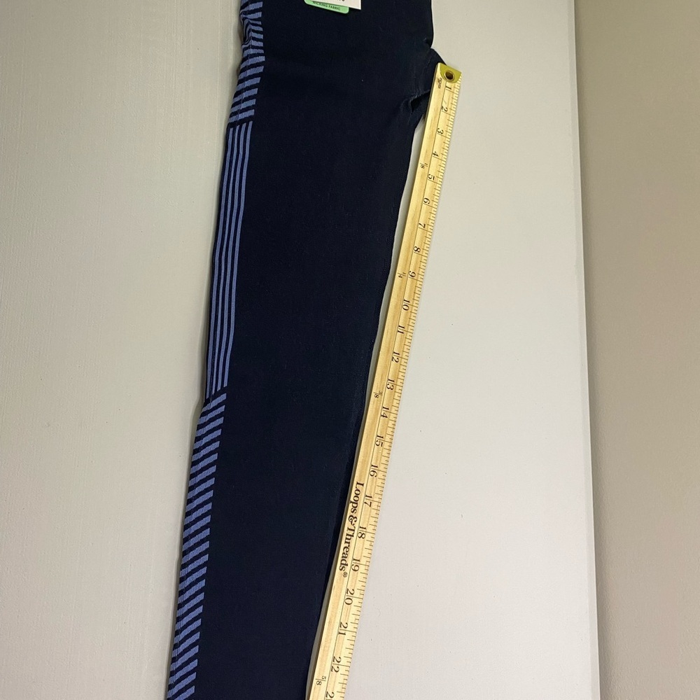 High rise seamless leggings size large NWT forever 21 navy blue - Picture 6 of 9